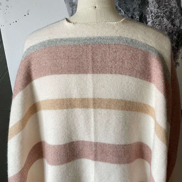 Lucky Brand cozy poncho wrap with open front - Picture 4 of 7
